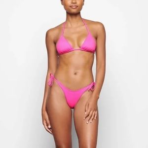 SKIMS Swim: Triangle Top & Dipped Toe Bottom Taffy Pink